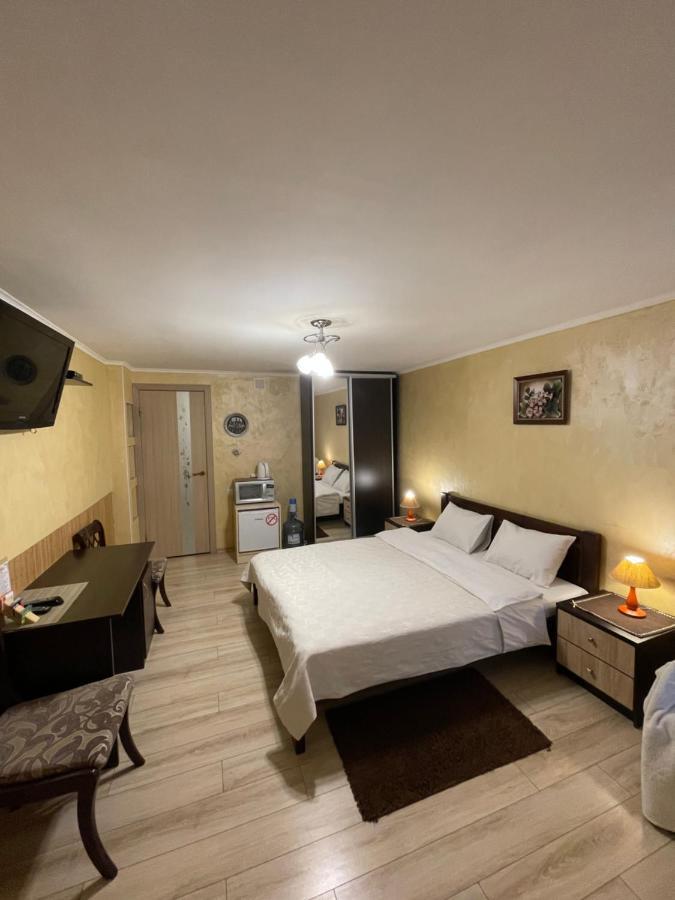 Guest House Sunrise Kamianets-Podilskyi Exterior foto