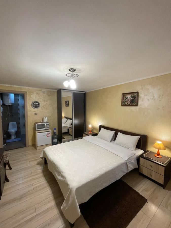 Guest House Sunrise Kamianets-Podilskyi Exterior foto