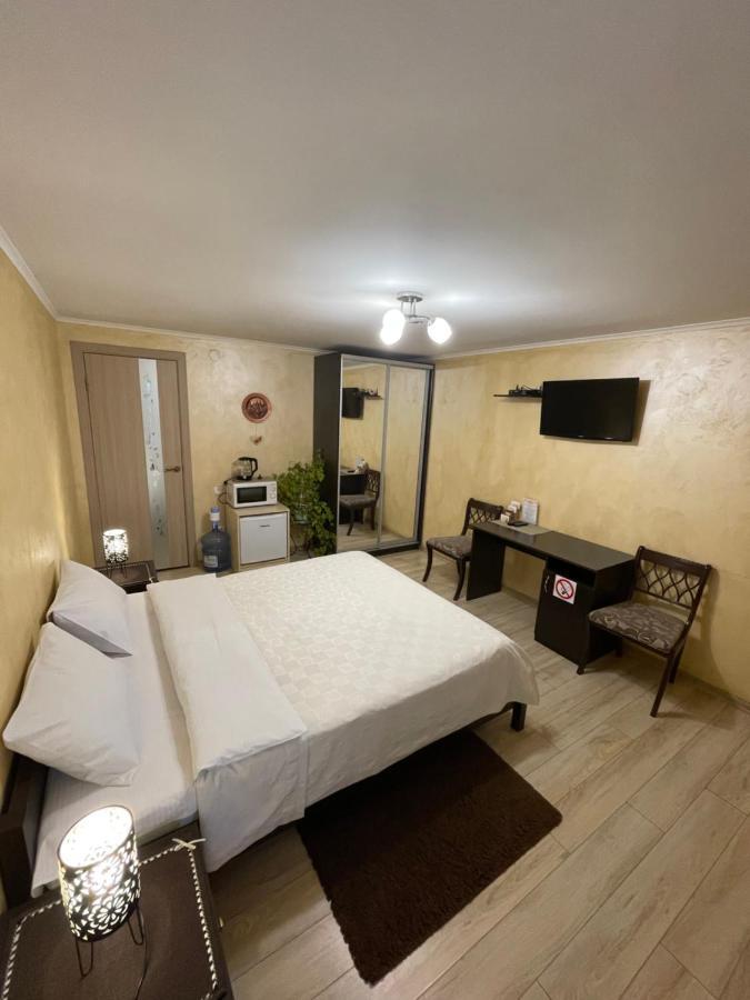 Guest House Sunrise Kamianets-Podilskyi Exterior foto
