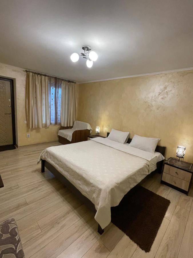 Guest House Sunrise Kamianets-Podilskyi Exterior foto