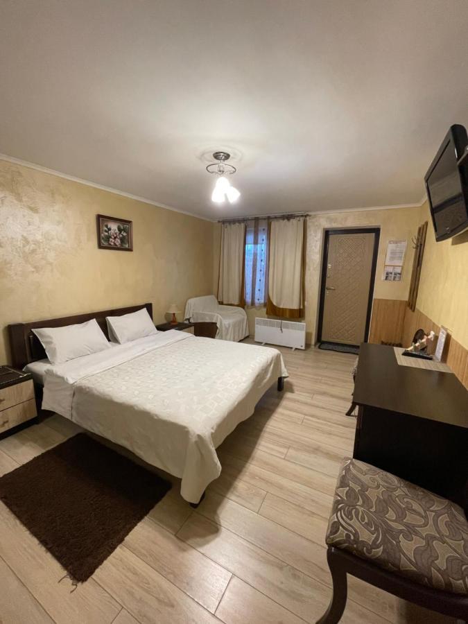 Guest House Sunrise Kamianets-Podilskyi Exterior foto
